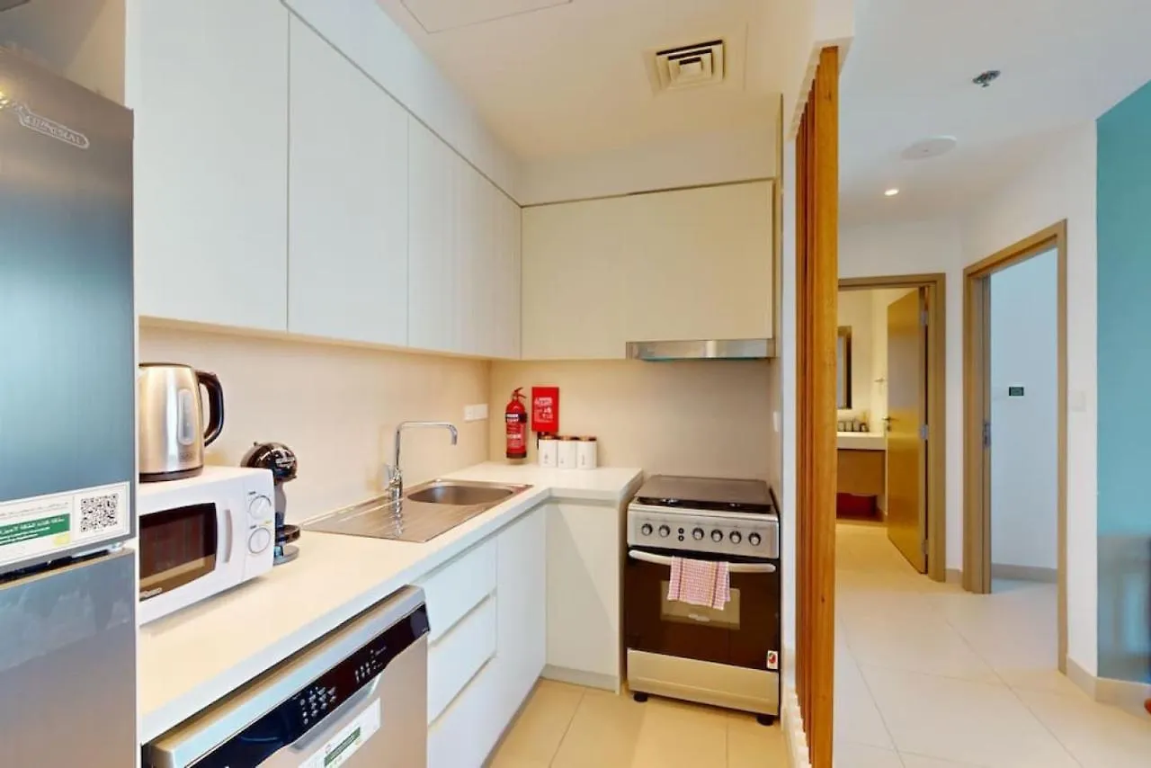 Creek Horizon Tower 2 - Colourful One Bedroom Dubai Apartment