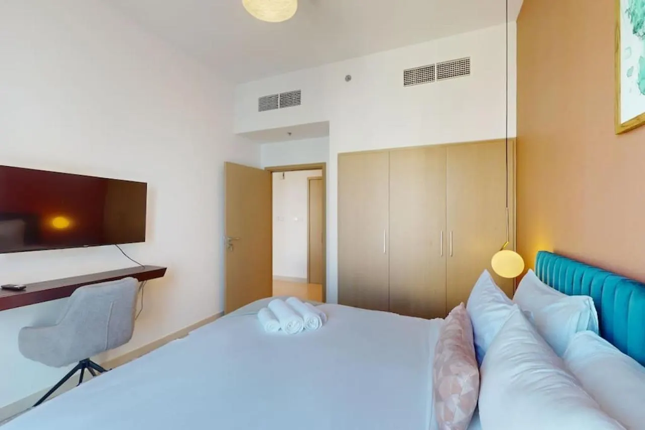 Apartment Creek Horizon Tower 2 - Colourful One Bedroom Dubai